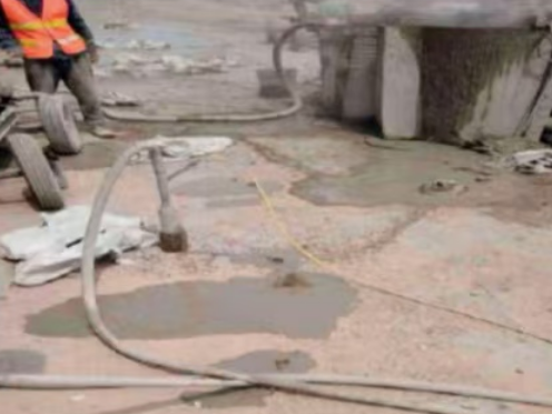 海门水泥混凝土路面板底注浆技术 路面脱空注浆整治方案